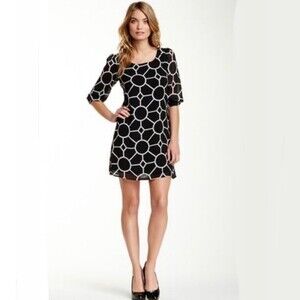 Lattice back geometric print shift dress size medium